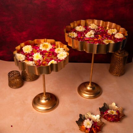 Standing Vatsal Urli Gold