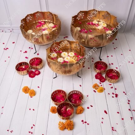 Lotus Urli With Set Of 7 T-Light