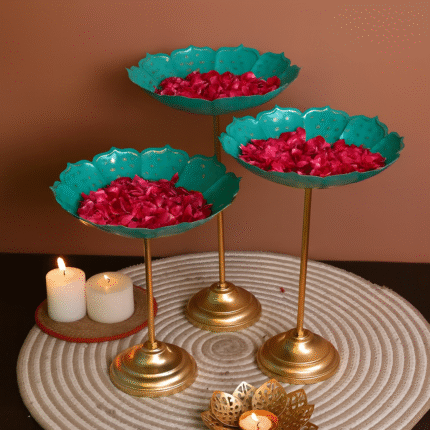 STANDING MINT GREEN AND AND GOLD URLI